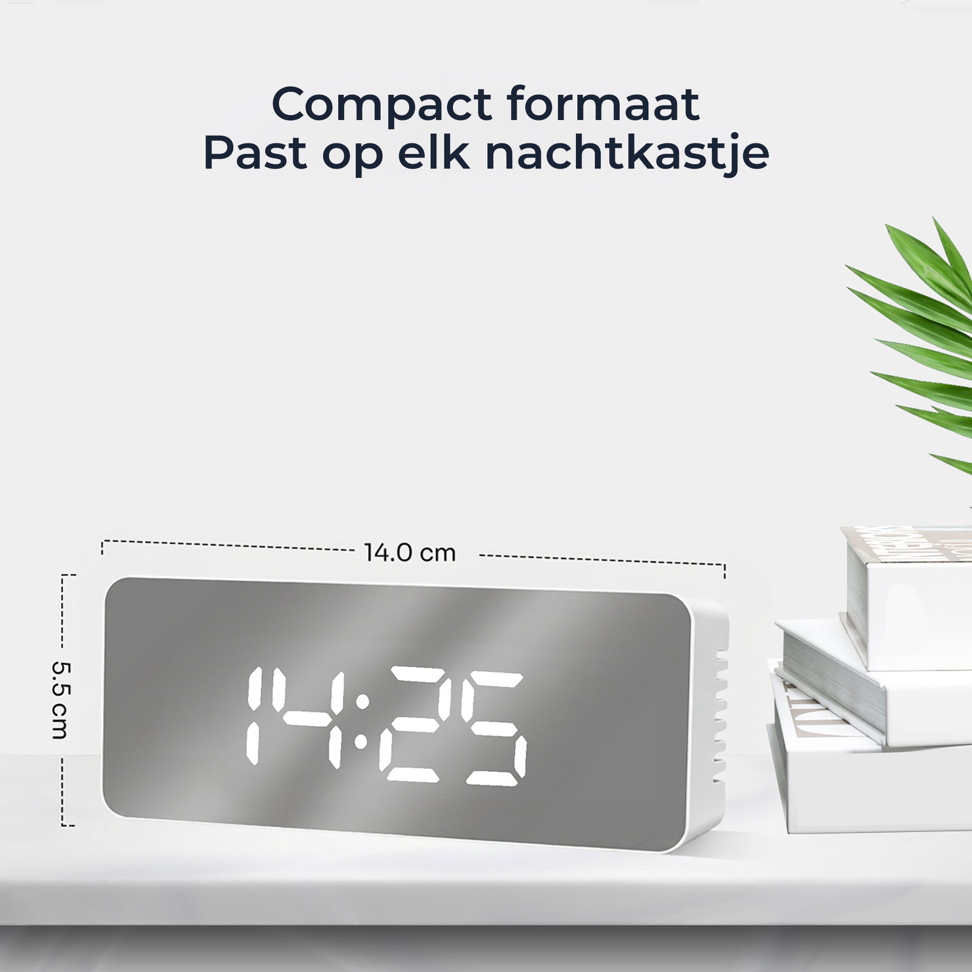 Luxime digitale wekker wit compact formaat 14 cm breed past op elk nachtkastje met modern minimalistisch design