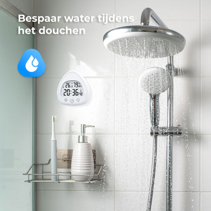 Luxime douchetimer wit in gebruik tijdens het douchen – bespaar water en energie in de badkamer